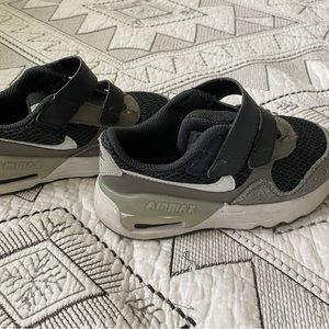Nike Airmax tennis shoes, size 10 C in gray and black.